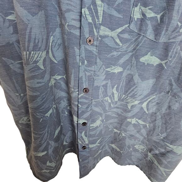 Huk Fishing Mens All Over Print Fish Shirt Outdoor Size XL Stretch Performance - Picture 3 of 8
